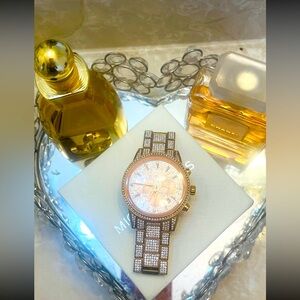 Women’s Michael Kors watch ⭐️🌟💫